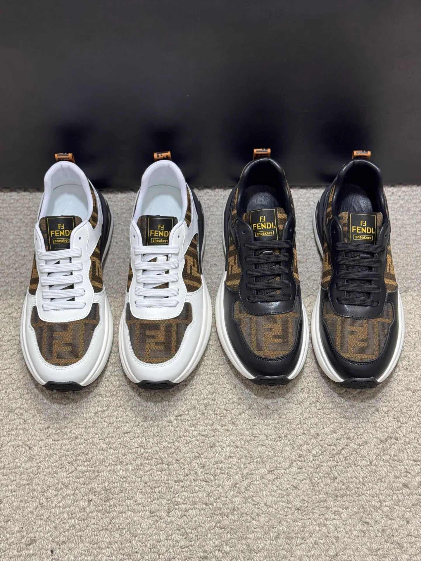 Men's shoes 💰440 [New style] 🐛🐛FENDI* Fendi! Purchasing agent level🔥hot style, the upper is made of cowhide➕canvas, and the lightweight non-slip outsole. Top quality in the market, personally performed by many celebrities, fashionable and popular, versatile and popular, simple yet tasteful, a must-have for fashionistas, exuding a fashionable and casual atmosphere, fashion is at your feet, wear it with confidence. Size: 38-44 (45 customized